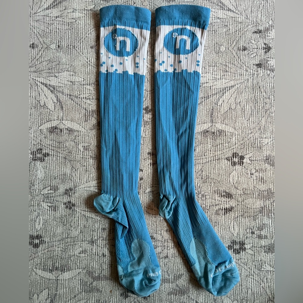 Nuun Hydration PRO Compression Running Socks